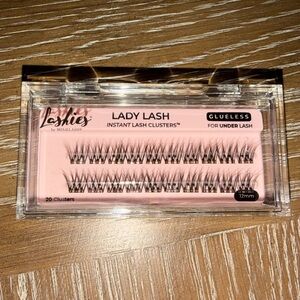 MoxieLash Lady Lash Instant Lash Clusters under lash glue-less application NEW